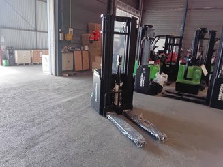 Stoccatori guida in accompagnamento Hangcha CDD16-XT1-SI