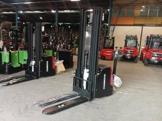 Stoccatori guida in accompagnamento Hangcha CDD12-AC2-L