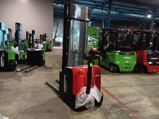 Stoccatori guida in accompagnamento Hangcha CDD16-AC2-L  - 1