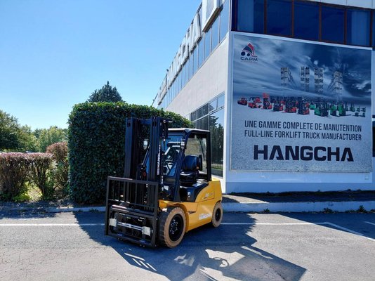 Carrello elevatore frontale a 4 ruote - XE30Hi ( CPD30-XEY2H2-SI )