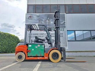 Carrello elevatore frontale a 4 ruote Toyota 8FBMT50