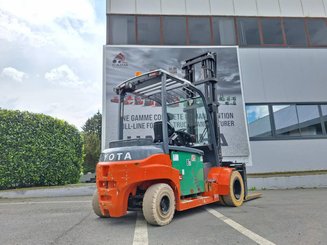 Carrello elevatore frontale a 4 ruote Toyota 8FBMT50