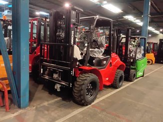 Carrelli elevatori fuoristrada Hangcha TT25-2 (CPCD25-X2W98E-RT2)