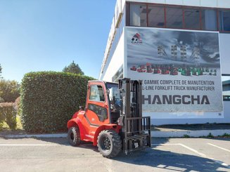 Carrelli elevatori fuoristrada Hangcha TT25-2 (CPCD25-X2W98E-RT2)