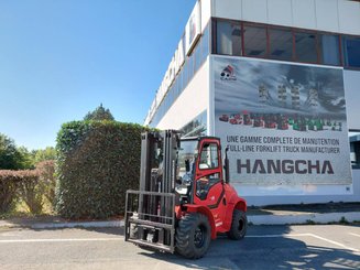 Carrelli elevatori fuoristrada Hangcha TT25-2 (CPCD25-X2W98E-RT2)