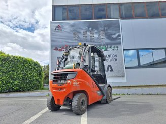Carrello elevatore frontale a 4 ruote Fenwick H30 T - 02 - 4