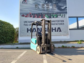 Carrello elevatore frontale a 3 ruote Yale ERP15VTSWB