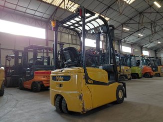 Carrello elevatore frontale a 3 ruote Yale ERP15VTSWB - 2