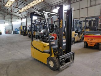 Carrello elevatore frontale a 3 ruote Yale ERP15VTSWB - 1