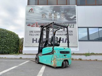 Carrello elevatore frontale a 3 ruote Yale ERP16VTLWB - 3