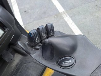 Carrello elevatore frontale a 4 ruote Yale GDP20VX