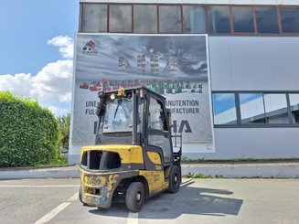 Carrello elevatore frontale a 4 ruote Yale GDP25VX
