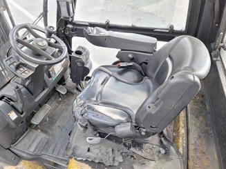 Carrello elevatore frontale a 4 ruote Yale GDP25VX