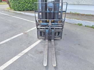 Carrello elevatore frontale a 4 ruote Yale GDP25VX