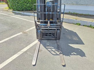 Carrello elevatore frontale a 4 ruote Yale GDP25VX