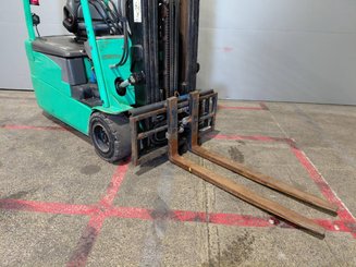 Carrello elevatore frontale a 3 ruote Mitsubishi FB20NT