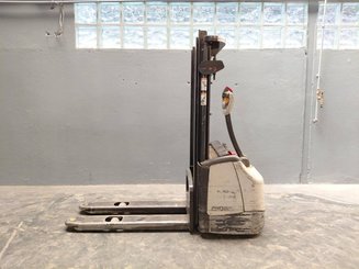 Stoccatori guida in accompagnamento Crown WF3000 1.2 - 5