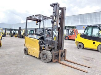 Carrello elevatore frontale a 4 ruote Caterpillar EP25CN