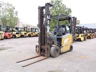Carrello elevatore frontale a 4 ruote Caterpillar EP25CN