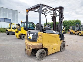 Carrello elevatore frontale a 4 ruote Caterpillar EP25CN