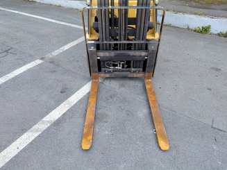 Carrello elevatore frontale a 4 ruote Caterpillar GP18N