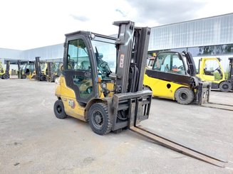 Carrello elevatore frontale a 4 ruote Caterpillar GP25N2