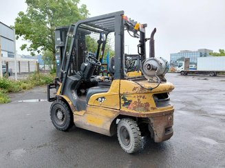Carrello elevatore frontale a 4 ruote Caterpillar GP25NTD