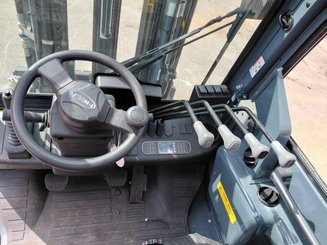 Carrello elevatore frontale a 4 ruote Heli CPYD25