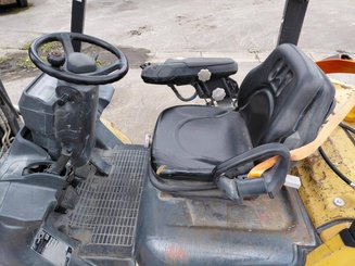 Carrello elevatore frontale a 4 ruote Caterpillar GP30NTD