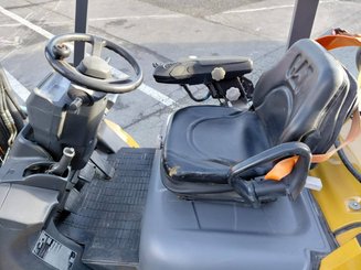 Carrello elevatore frontale a 4 ruote Caterpillar GP30NTD