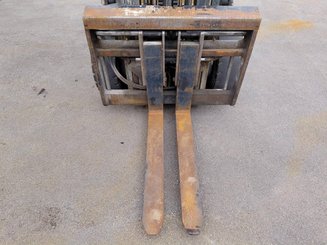 Carrello elevatore frontale a 4 ruote Caterpillar GP30NTD