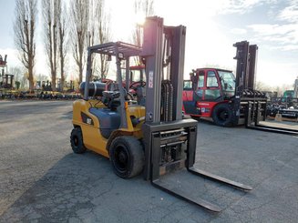Carrello elevatore frontale a 4 ruote Caterpillar GP30NTD