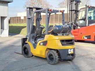 Carrello elevatore frontale a 4 ruote Caterpillar GP30NTD