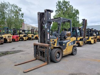 Carrello elevatore frontale a 4 ruote Caterpillar GP30NTD