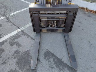 Carrello elevatore frontale a 4 ruote Caterpillar GP30NTD
