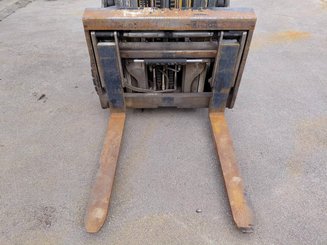 Carrello elevatore frontale a 4 ruote Caterpillar GP30NTD