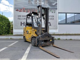 Carrello elevatore frontale a 4 ruote Caterpillar GC40K - 1