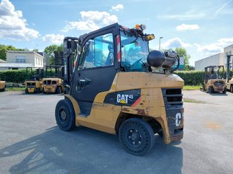 Carrello elevatore frontale a 4 ruote Caterpillar GP45N