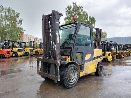 Carrello elevatore frontale a 4 ruote Yale GLP55VX - 1