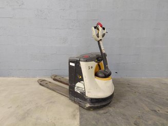 Transpallet guida in accompagnamento Crown WP3020-2.0