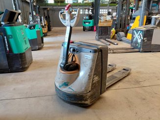 Transpallet guida in accompagnamento Crown WP3020-2.0