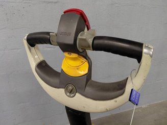 Transpallet guida in accompagnamento Crown WP3020-2.0