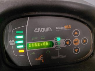 Transpallet con pedana Crown WT3040 2.00