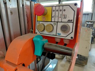 Navicella a gruppo di sollevamento verticale JLG TOUCAN DUO