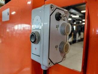 Navicella a gruppo di sollevamento verticale JLG TOUCAN DUO