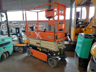Piattaforma a pantografo JLG 1532R