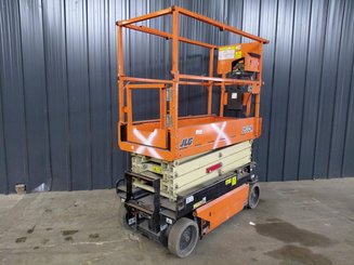 Piattaforma a pantografo JLG 1532R