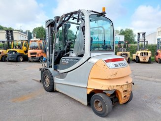 Carrello elevatore frontale a 4 ruote STILL RX60-40