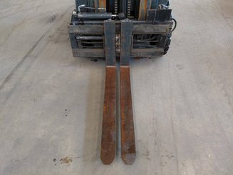 Carrello elevatore frontale a 4 ruote STILL R60-25