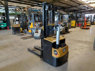Stoccatori guida in accompagnamento Caterpillar NSP16N2